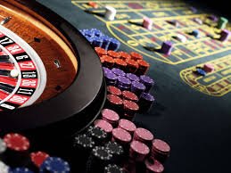 Antarmuka betwinner menampilkan dashboard dengan pilihan sportsbook, live dealer, dan slot games di aplikasi mobile